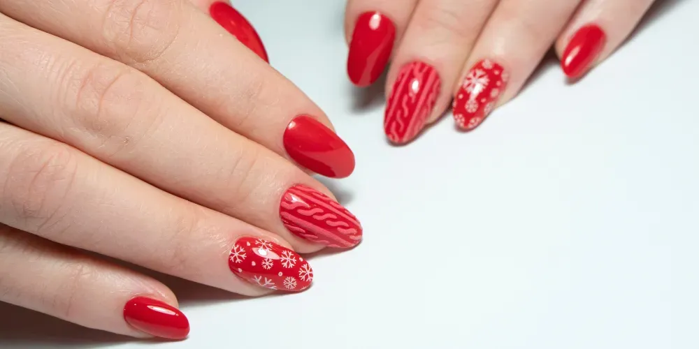 20 Valentine Nail Designs That Are Romantic, Chic & Totally Save-Worthy