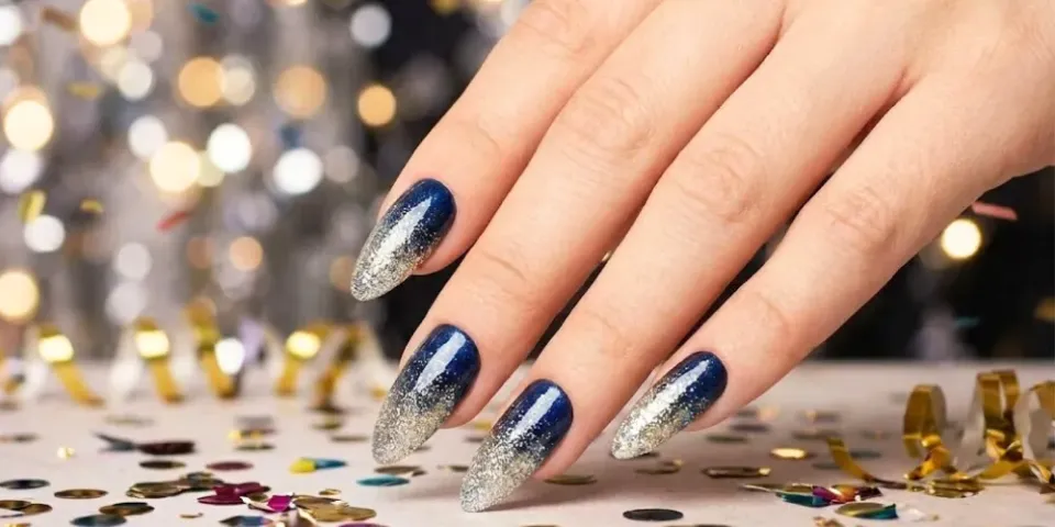 20 Stunning Holiday Nail Art Ideas for 2025: From Cozy Knits to New Year’s Glam