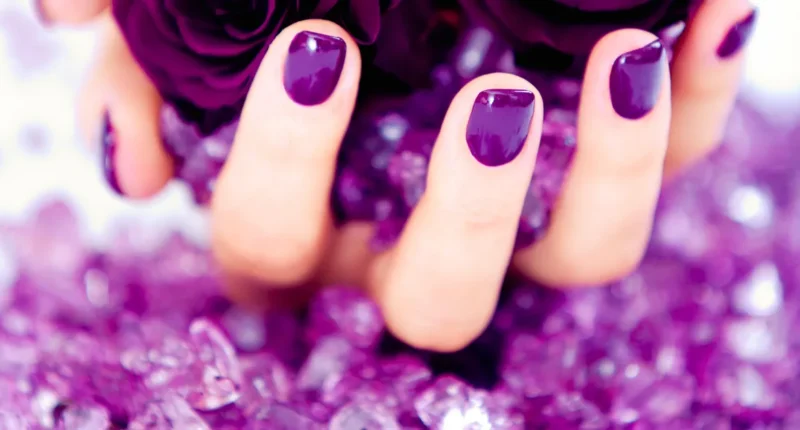 30 Best Purple Nail Designs to Inspire Your Next Manicure - Vansweg ...