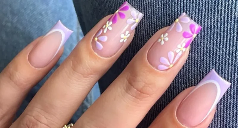 10 Stunning Spring Floral Nail Designs to Brighten Your 2025 Manicure