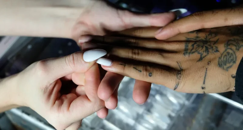 10 Fresh Medium Length Nail Designs for a Modern Spring 2025 Look