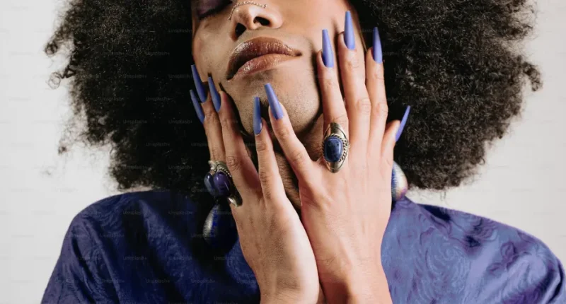 15 Stunning Sky Blue Nail Designs for a Dreamy 2025 Look 1