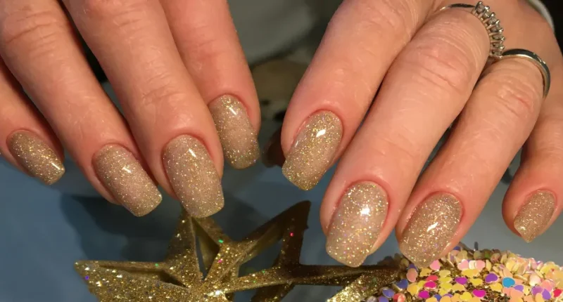 15 Short May Nail Ideas for 2025 That Are Too Cute to Skip 1 3