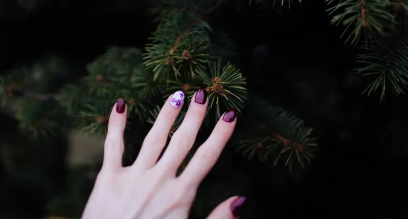 15 Short May Nail Ideas for 2025 That Are Too Cute to Skip 4 3