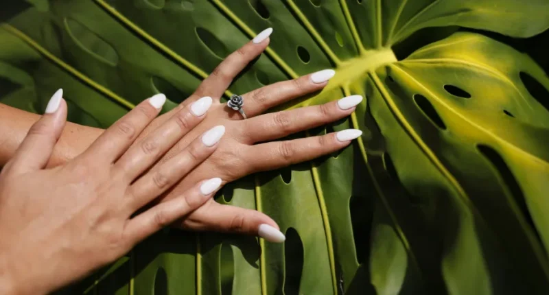 20 Tropical Inspired Nail Designs for a Splashy Summer 2025 Look